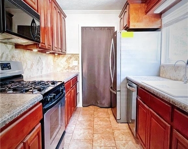 1330 Ridgecrest Lane Se - Photo Thumbnail 2