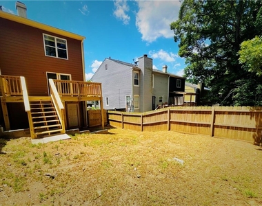 1330 Ridgecrest Lane Se - Photo Thumbnail 8