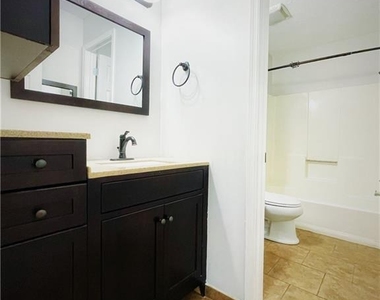 1330 Ridgecrest Lane Se - Photo Thumbnail 15