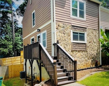 1330 Ridgecrest Lane Se - Photo Thumbnail 1