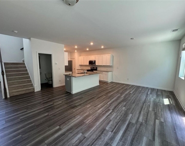 3326 Colbury Street - Photo Thumbnail 3