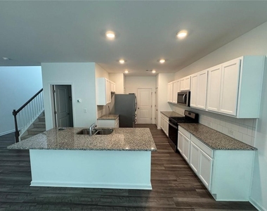 3326 Colbury Street - Photo Thumbnail 4