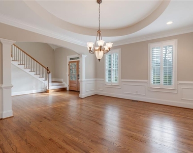180 Forest Glen Drive - Photo Thumbnail 9