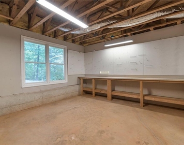 180 Forest Glen Drive - Photo Thumbnail 40