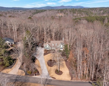 180 Forest Glen Drive - Photo Thumbnail 5