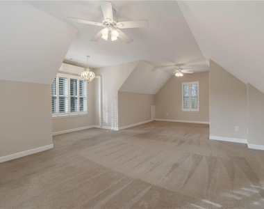 180 Forest Glen Drive - Photo Thumbnail 29
