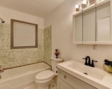103 Dogwood Ln - Photo Thumbnail 12