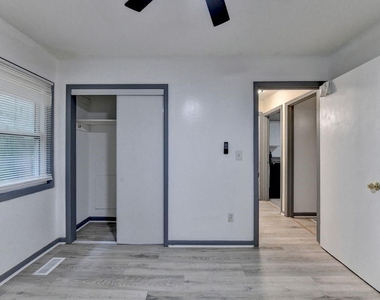 103 Dogwood Ln - Photo Thumbnail 10