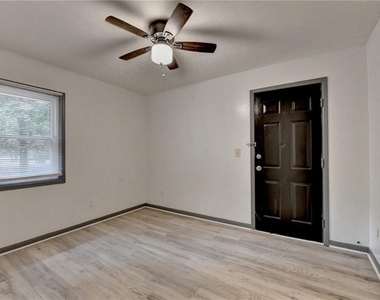 103 Dogwood Ln - Photo Thumbnail 3