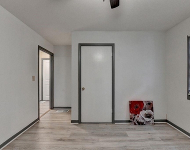 103 Dogwood Ln - Photo Thumbnail 4