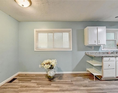 103 Dogwood Ln - Photo Thumbnail 8