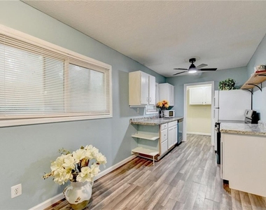 103 Dogwood Ln - Photo Thumbnail 10