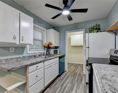 103 Dogwood Ln - Photo Thumbnail 11