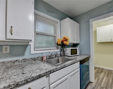 103 Dogwood Ln - Photo Thumbnail 16