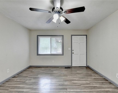 103 Dogwood Ln - Photo Thumbnail 2