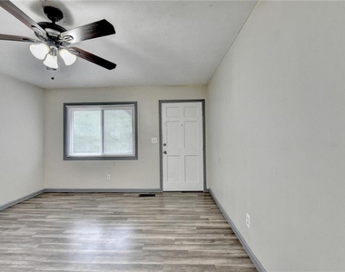 103 Dogwood Ln - Photo Thumbnail 6