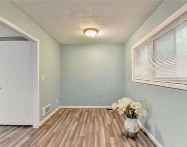 103 Dogwood Ln - Photo Thumbnail 9