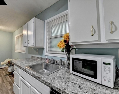 103 Dogwood Ln - Photo Thumbnail 17