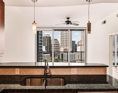 1080 Peachtree Street Ne - Photo Thumbnail 3