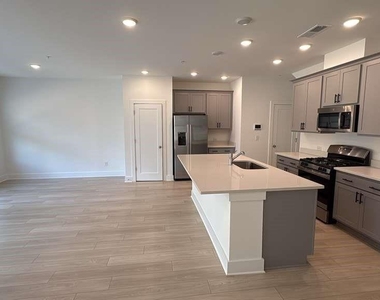 158 Redbud Road - Photo Thumbnail 12