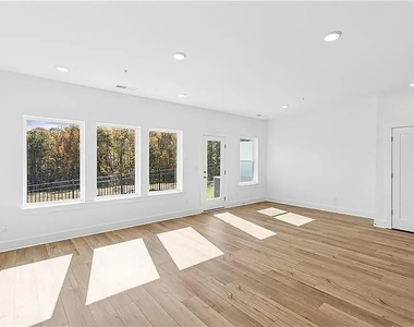 158 Redbud Road - Photo Thumbnail 1