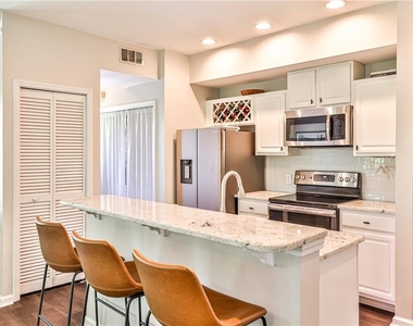 955 Juniper Street Ne - Photo Thumbnail 8