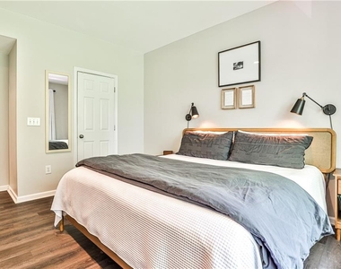 955 Juniper Street Ne - Photo Thumbnail 16