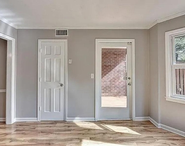 871 Lenox Oaks Circle Ne - Photo Thumbnail 10