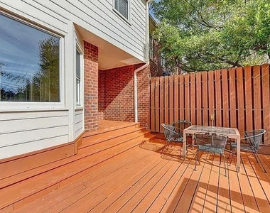 871 Lenox Oaks Circle Ne - Photo Thumbnail 18