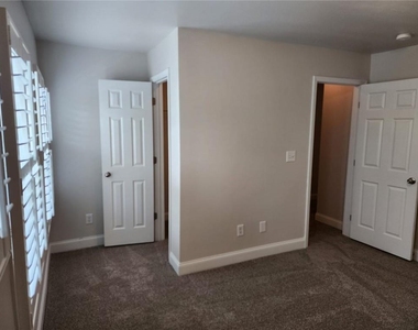 465 Roland Manor Drive - Photo Thumbnail 19