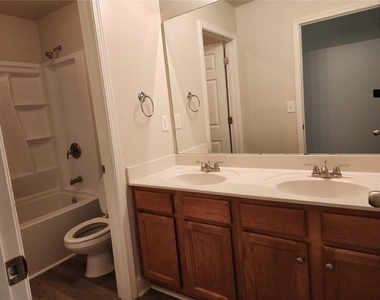 465 Roland Manor Drive - Photo Thumbnail 20