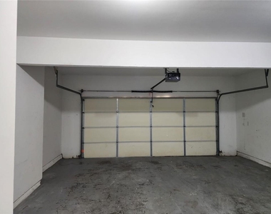 465 Roland Manor Drive - Photo Thumbnail 8