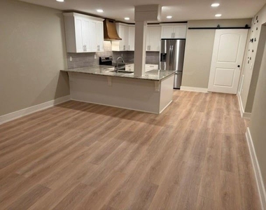 3095 Colonial Way - Photo Thumbnail 5