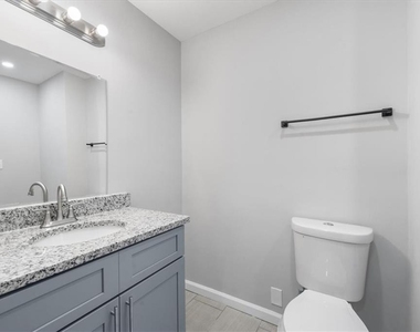 5399 Northland Drive Ne - Photo Thumbnail 9