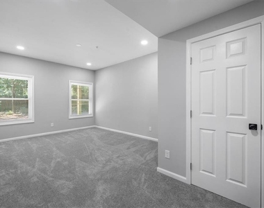 5399 Northland Drive Ne - Photo Thumbnail 8