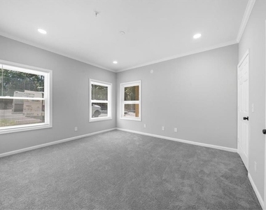 5399 Northland Drive Ne - Photo Thumbnail 5