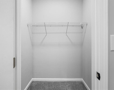 5399 Northland Drive Ne - Photo Thumbnail 6