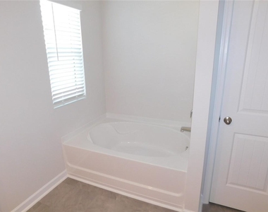 2514 Acacia Walk - Photo Thumbnail 18