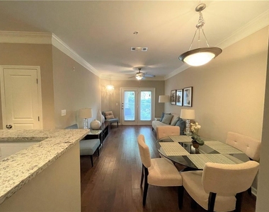 10 Perimeter Summit Boulevard - Photo Thumbnail 4