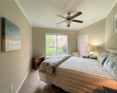 10 Perimeter Summit Boulevard - Photo Thumbnail 12