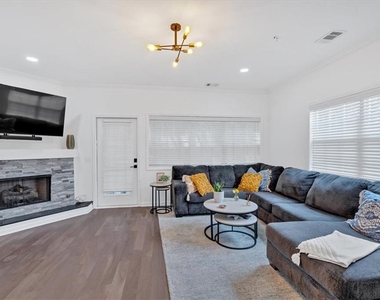1543 Springleaf Cove Se - Photo Thumbnail 4