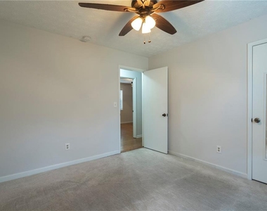 2423 Falcon Court - Photo Thumbnail 17