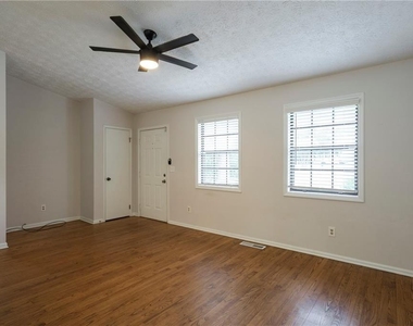 2423 Falcon Court - Photo Thumbnail 4