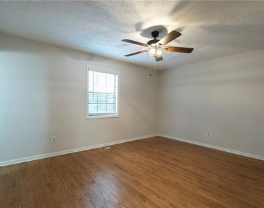 2423 Falcon Court - Photo Thumbnail 12