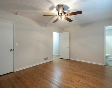 2423 Falcon Court - Photo Thumbnail 13