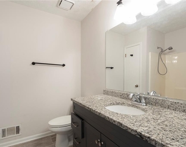 2423 Falcon Court - Photo Thumbnail 16