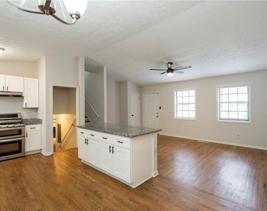 2423 Falcon Court - Photo Thumbnail 9