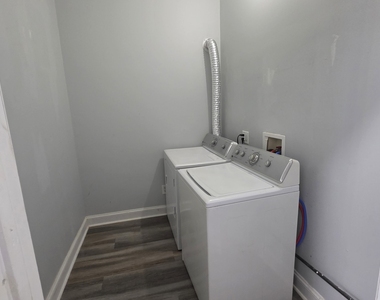 5319 S Indiana Avenue - Photo Thumbnail 8