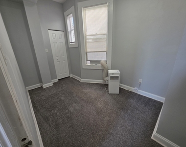 5319 S Indiana Avenue - Photo Thumbnail 11