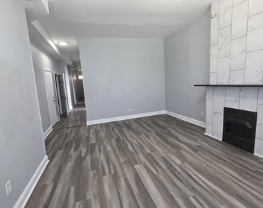 5319 S Indiana Avenue - Photo Thumbnail 1